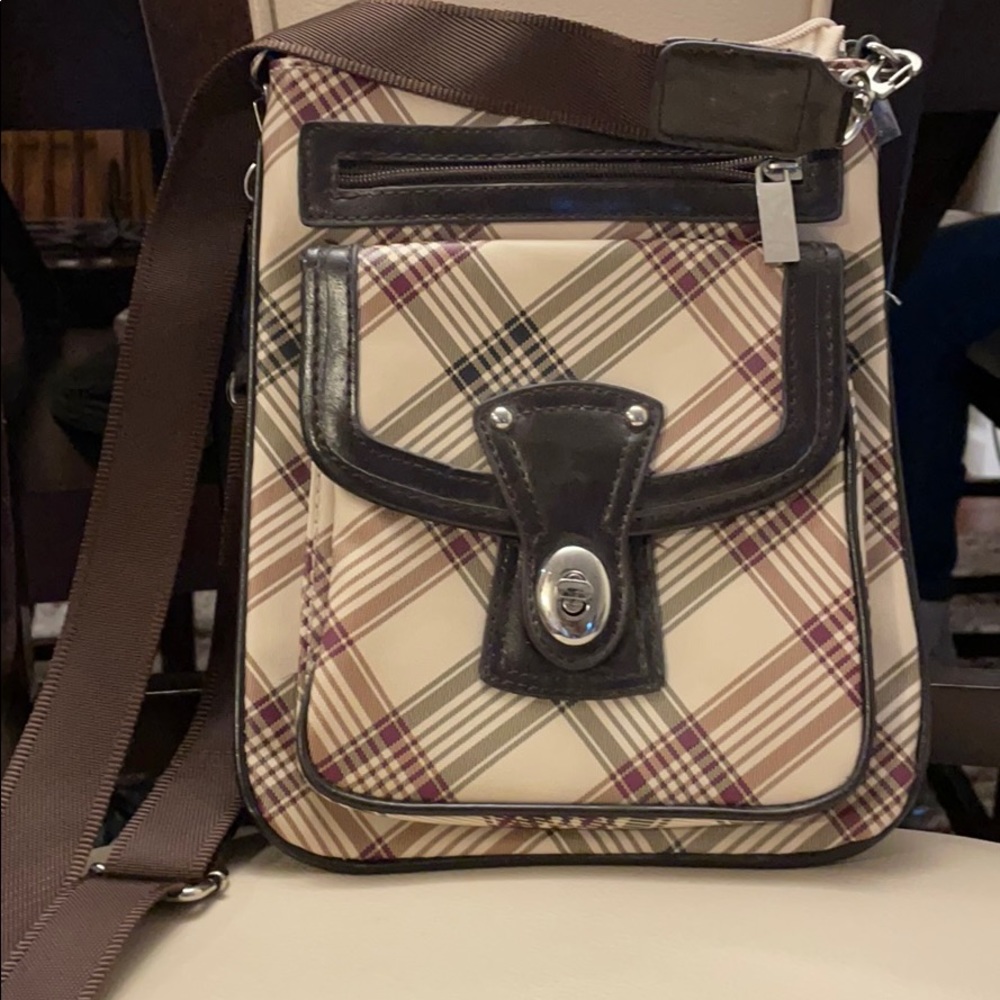 Cute! Over the shoulder plaid Tote!